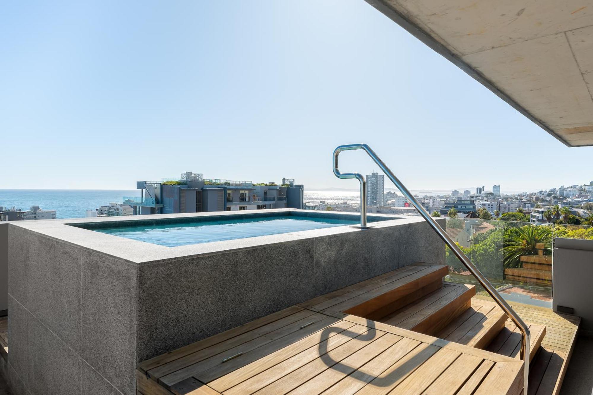 Beautiful Home, Perfect Location * Cape Town